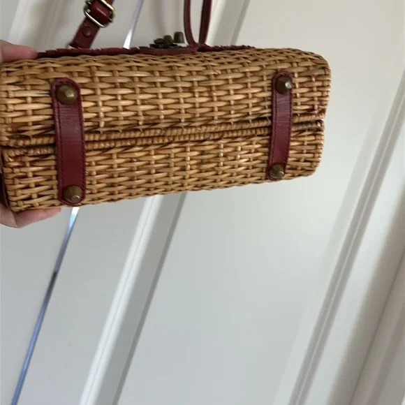 PreOwned Excellent Condition Gendhis Ratan bag with 2 straps - Picture 4 of 16